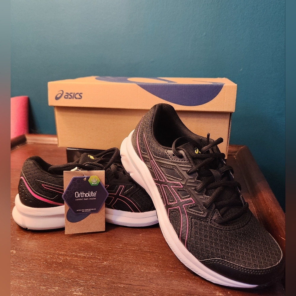 ASICS Jolt 3 Women's Sneakers Size 7 Black/Hot Pink Wide- NWT